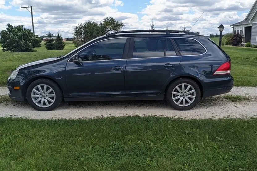 2009 Volkswagen Jetta SportWagen TDI photo 1