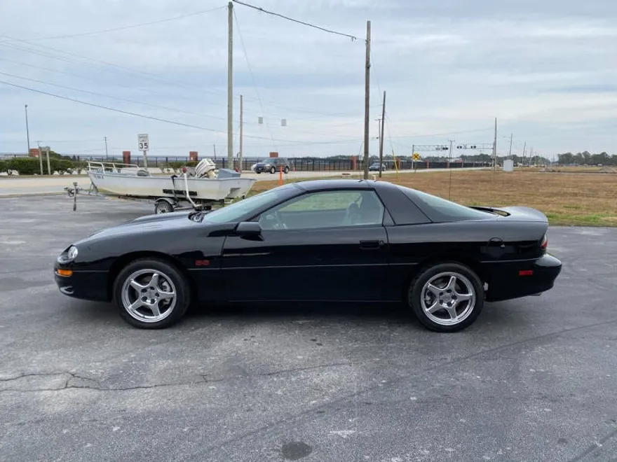 2002 Chevrolet Camaro Sport Coupe photo 1