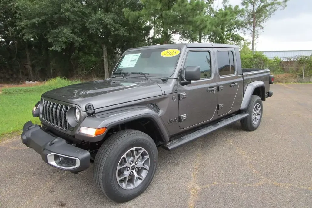 2025 Jeep Gladiator Sport S photo 1