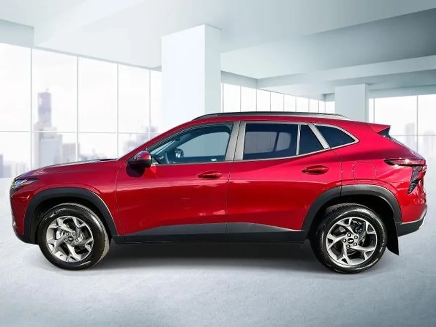 2024 Chevrolet Trax LT photo 1