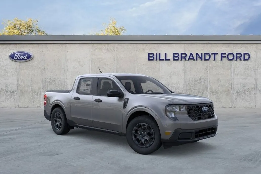 2025 Ford Maverick XLT photo 1