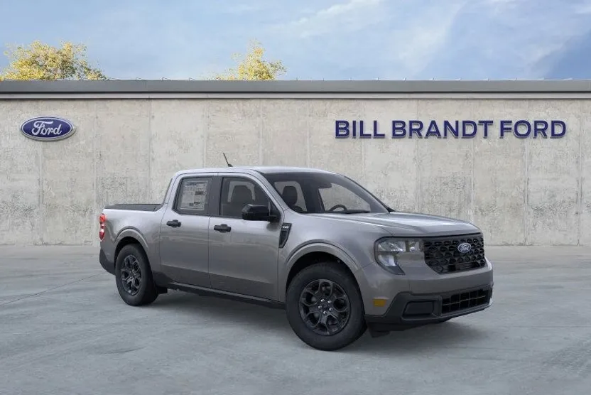 2025 Ford Maverick XLT photo 1