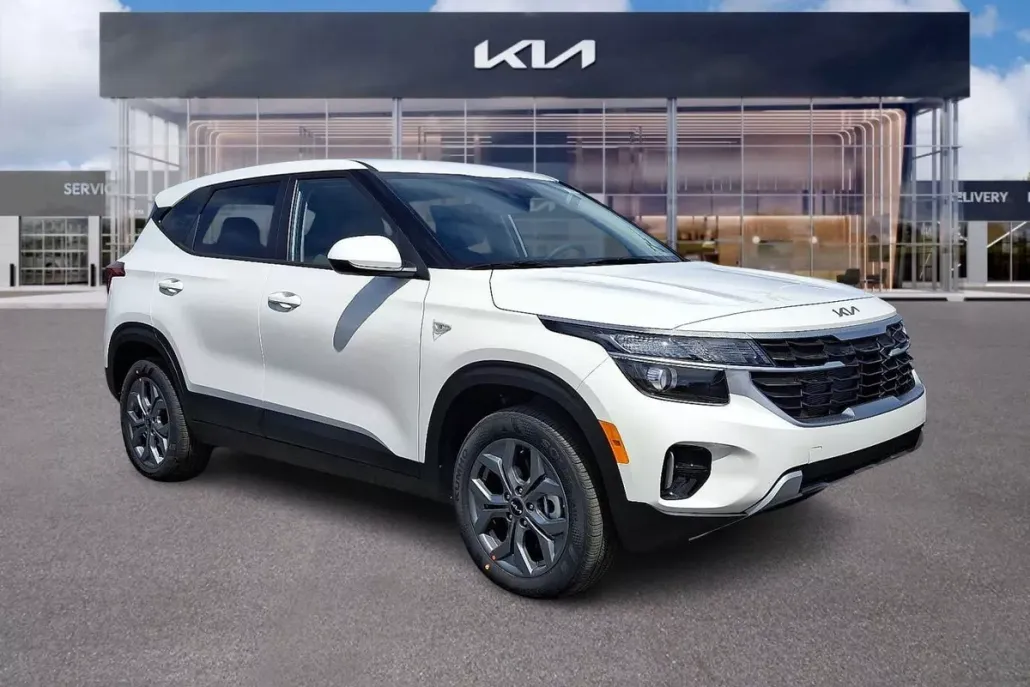 2025 Kia Seltos LX photo 1