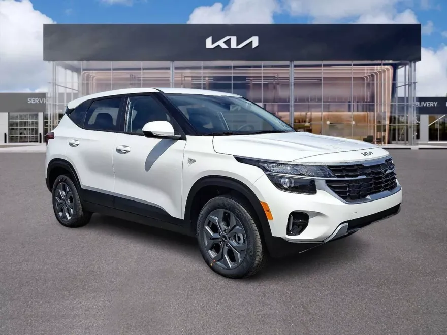 2025 Kia Seltos LX photo 1