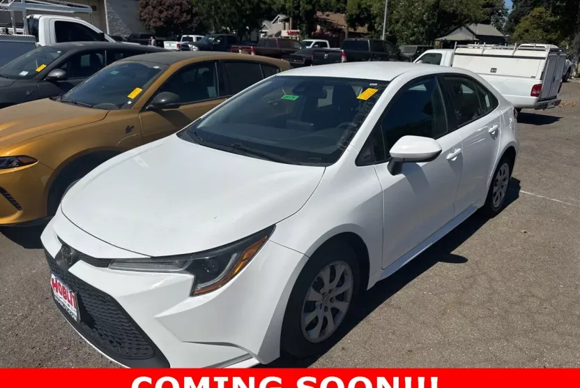 2022 Toyota Corolla LE photo 1