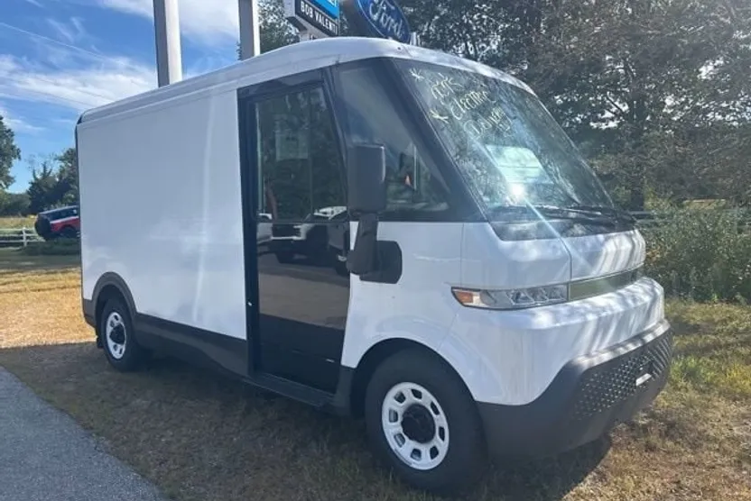 2024 Brightdrop Zevo 400 photo 1