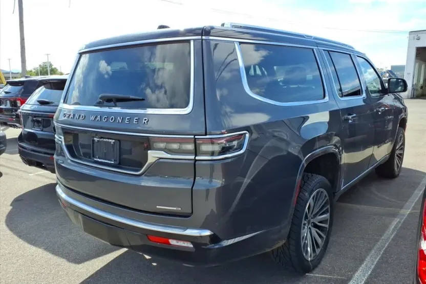 2024 Jeep Grand Wagoneer L III photo 1