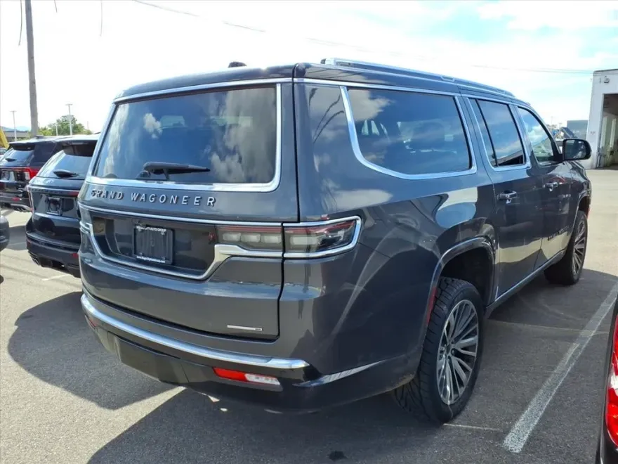 2024 Jeep Grand Wagoneer L III photo 1