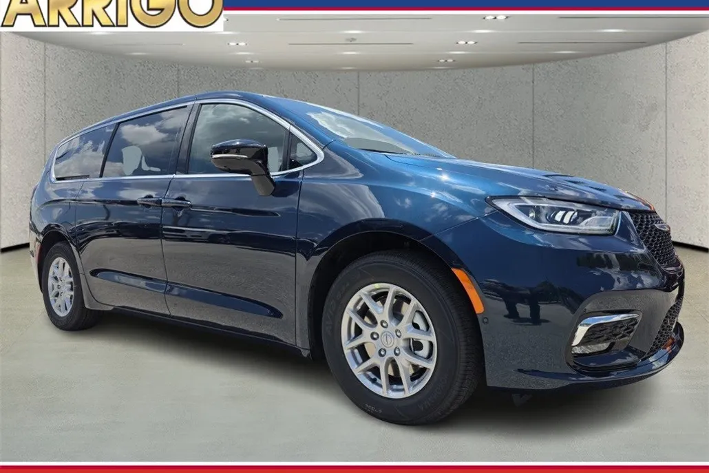 2025 Chrysler Pacifica photo 1