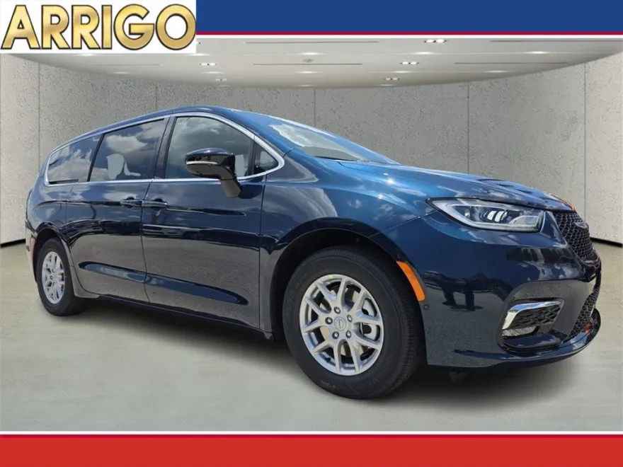 2025 Chrysler Pacifica photo 1