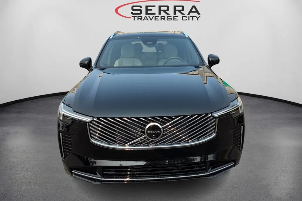 2026 Volvo XC90 AWD Plus photo 1