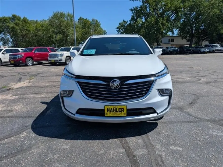 2023 Buick Enclave Essence photo 1