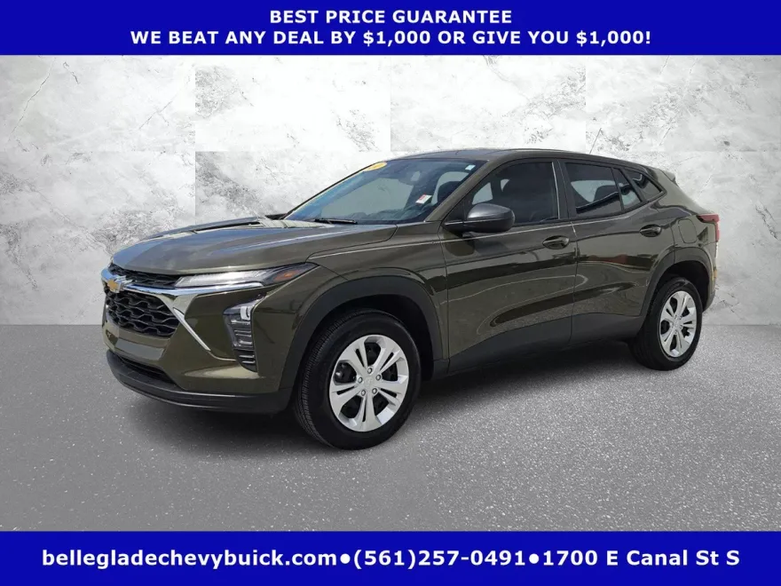 2024 Chevrolet Trax LS photo 1