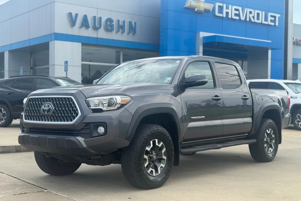 2019 Toyota Tacoma TRD V6 photo 1