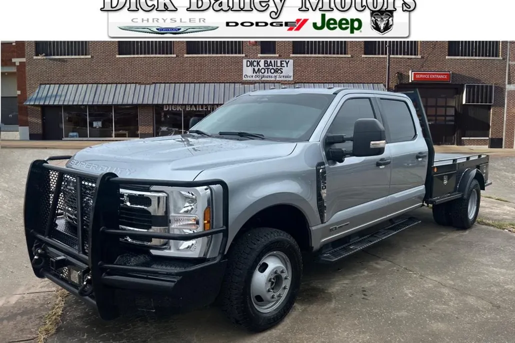 2024 Ford F-350 XLT photo 1