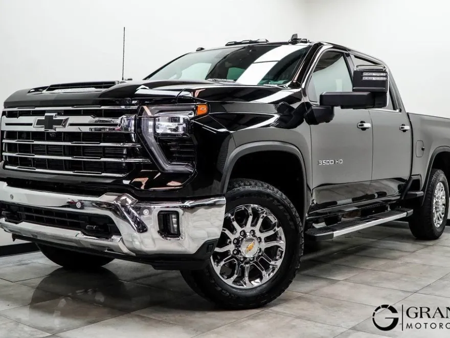 2024 Chevrolet Silverado 3500HD LTZ photo 1
