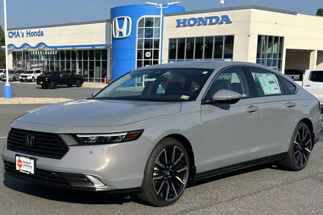 2025 Honda Accord Hybrid Touring photo 1