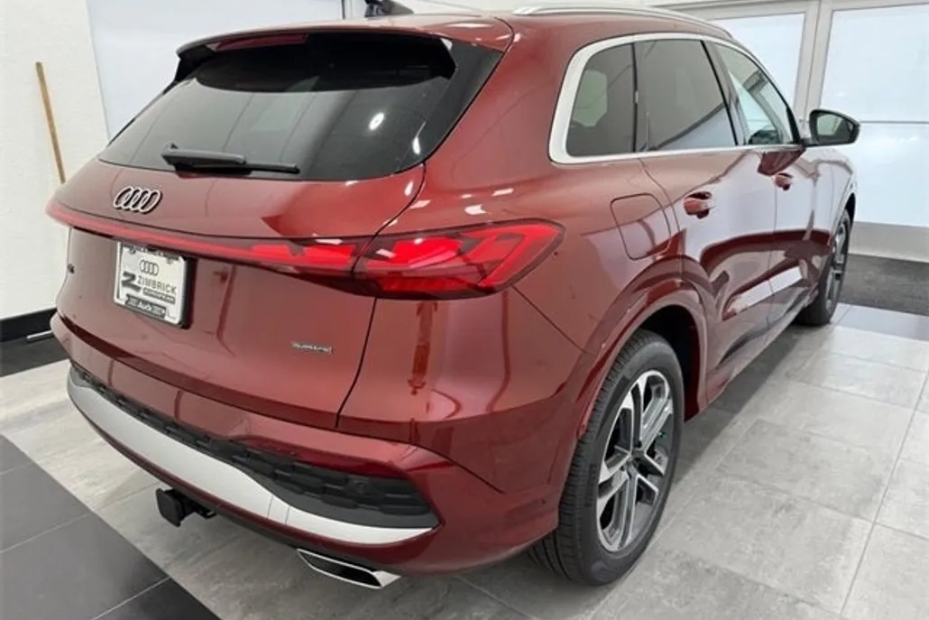 2025 Audi Q5 2.0T Prestige Premium photo 1