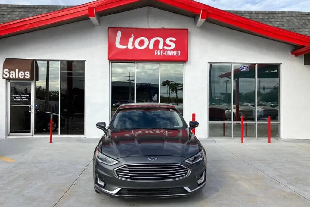 2020 Ford Fusion Titanium photo 1