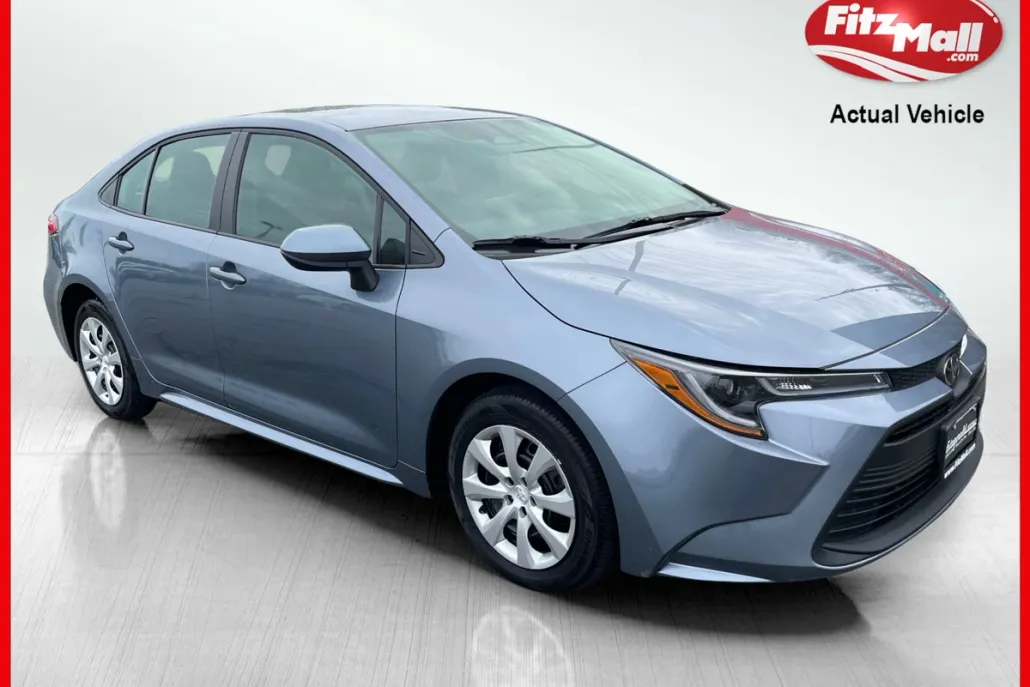 2024 Toyota Corolla LE photo 1