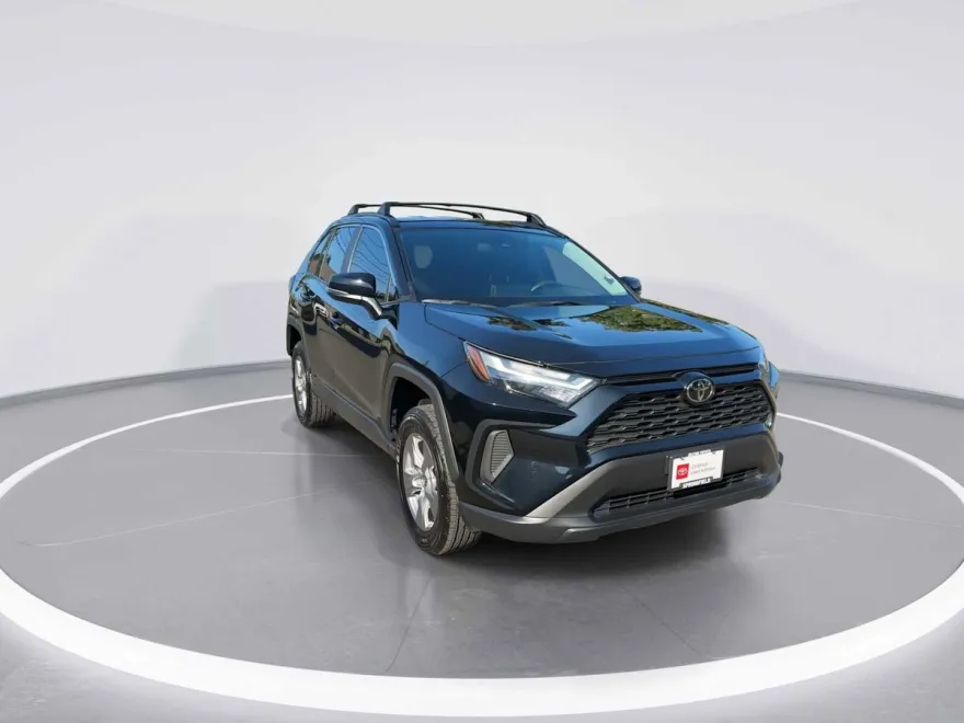 2025 Toyota RAV4 Hybrid LE photo 1