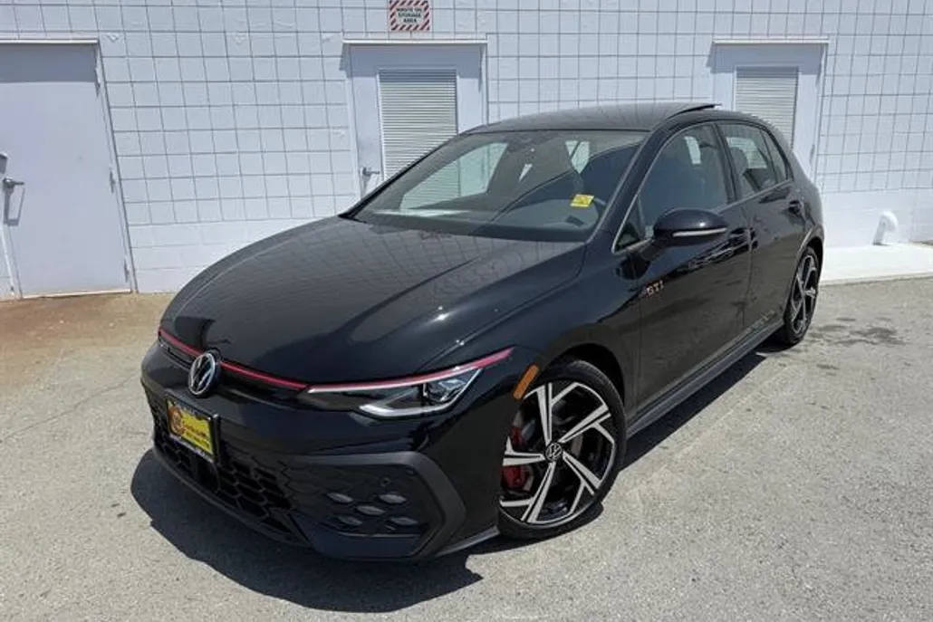 2025 Volkswagen Golf GTI SE photo 1
