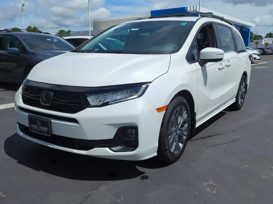 2026 Honda Odyssey Touring photo 1