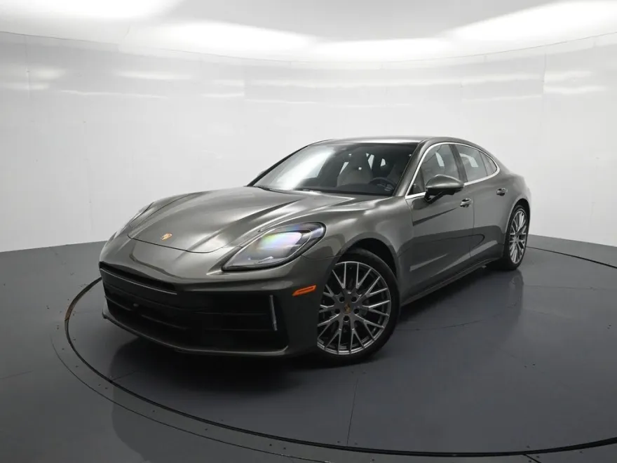 2025 Porsche Panamera 4 photo 1