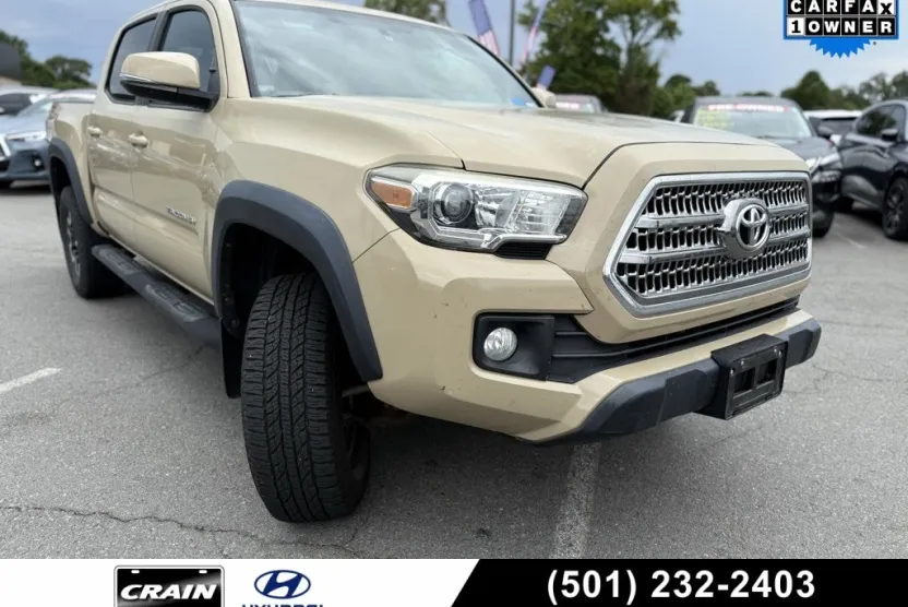 2016 Toyota Tacoma TRD Off-Road V6 photo 1