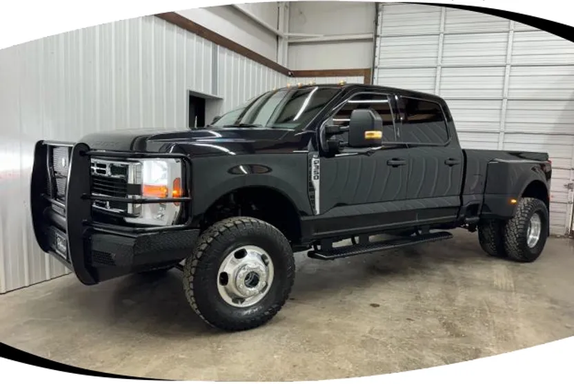 2024 Ford F-350 photo 1
