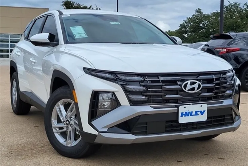 2025 Hyundai Tucson SE photo 1