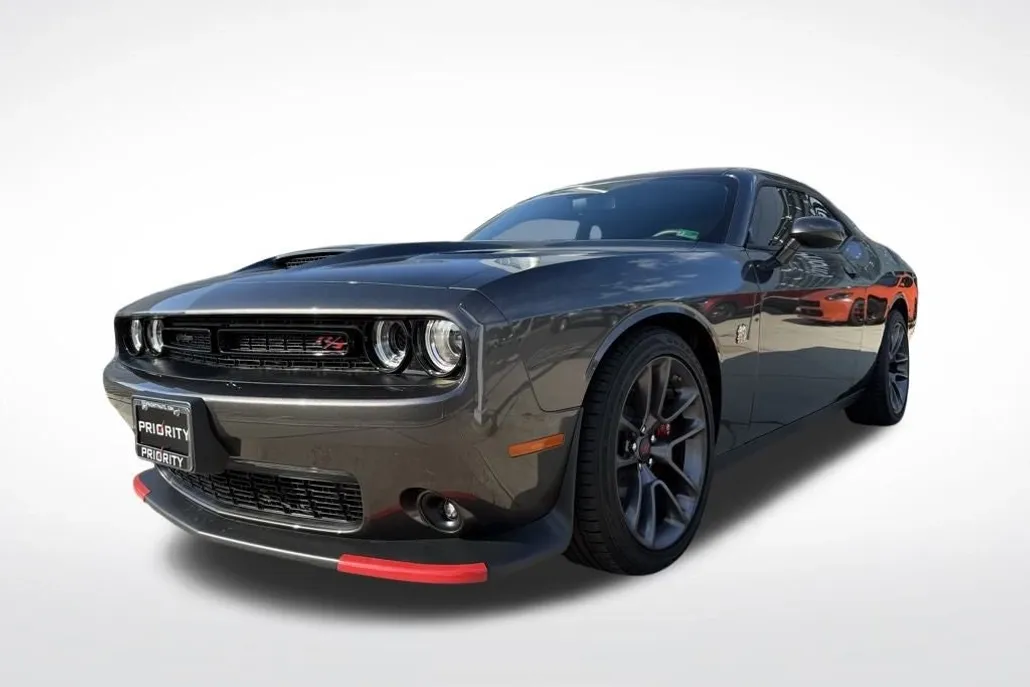 2023 Dodge Challenger R/T Scat Pack photo 1