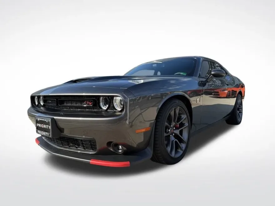2023 Dodge Challenger R/T Scat Pack photo 1
