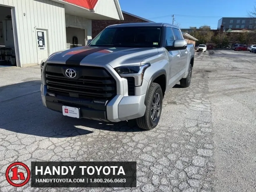 2024 Toyota Tundra SR5 photo 1