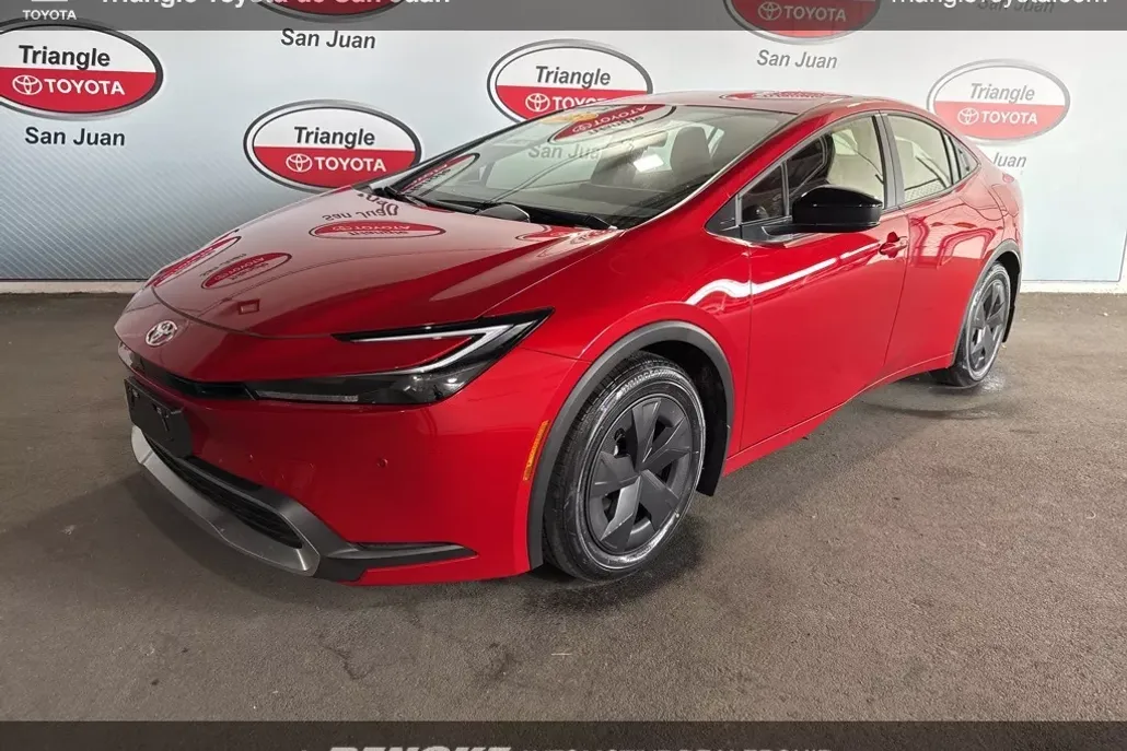 2025 Toyota Prius Plug-in SE photo 1