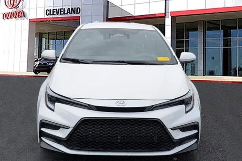 2024 Toyota Corolla SE photo 1
