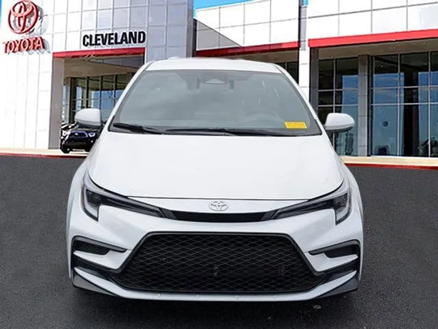 2024 Toyota Corolla SE photo 1
