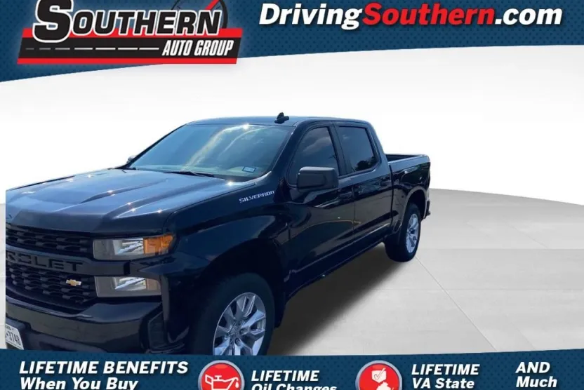 2022 Chevrolet Silverado 1500 Custom photo 1