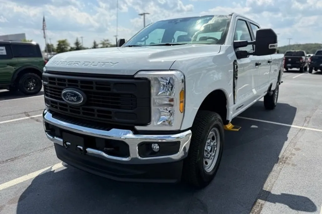 2025 Ford F-250 photo 1
