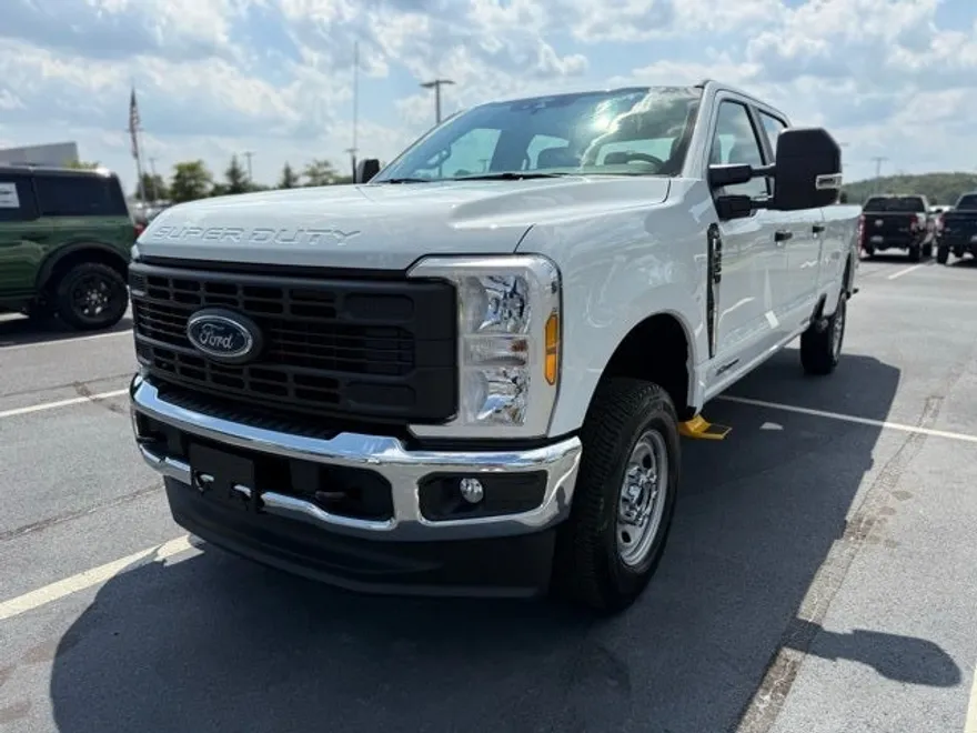 2025 Ford F-250 photo 1