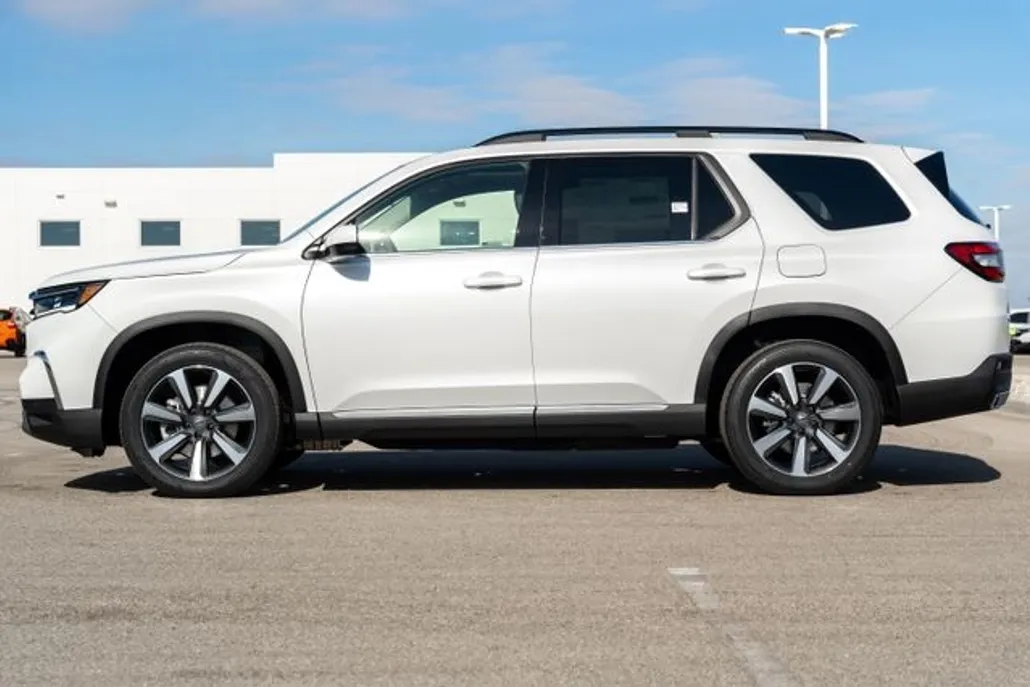 2025 Honda Pilot Touring photo 1