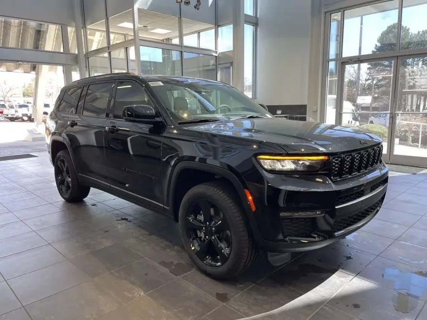 2025 Jeep Grand Cherokee Limited photo 1