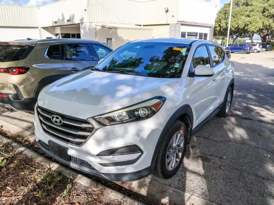 2016 Hyundai Tucson SE photo 1