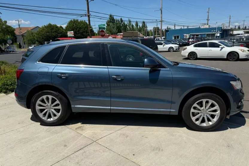2016 Audi Q5 2.0T Premium Plus photo 1