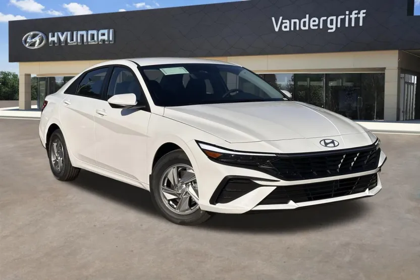 2025 Hyundai Elantra SE photo 1