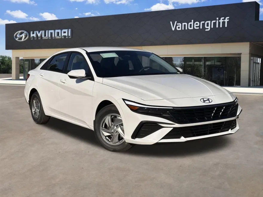 2025 Hyundai Elantra SE photo 1