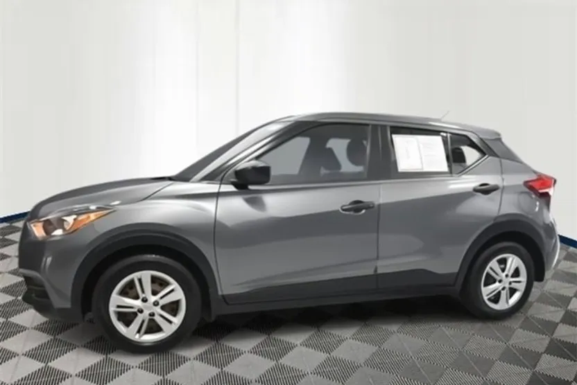 2020 Nissan Kicks S photo 1
