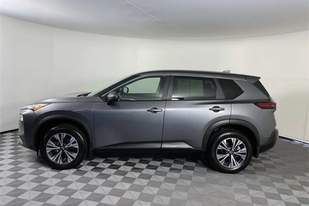 2022 Nissan Rogue SV photo 1