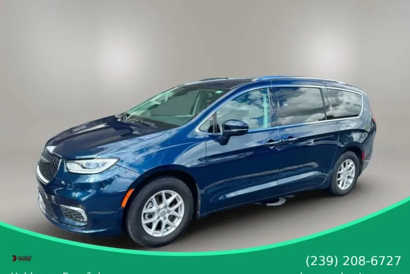 2021 Chrysler Pacifica Touring L photo 1
