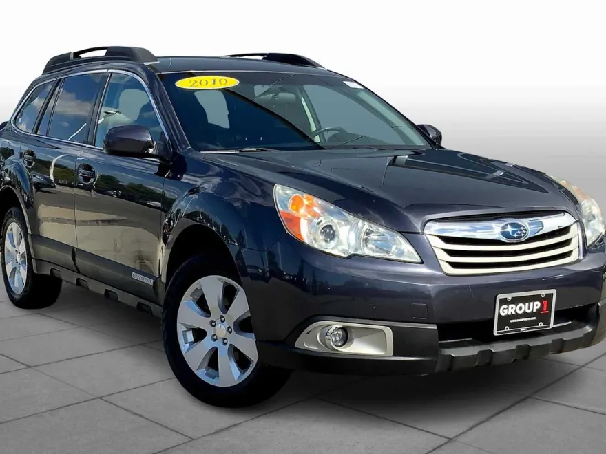 2010 Subaru Outback Premium 2.5i photo 1